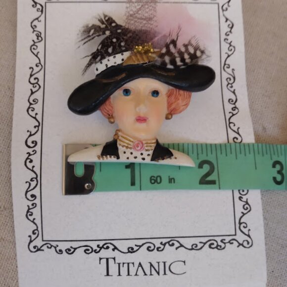 Women of the Titanic brooch/pin. - Picture 3 of 3